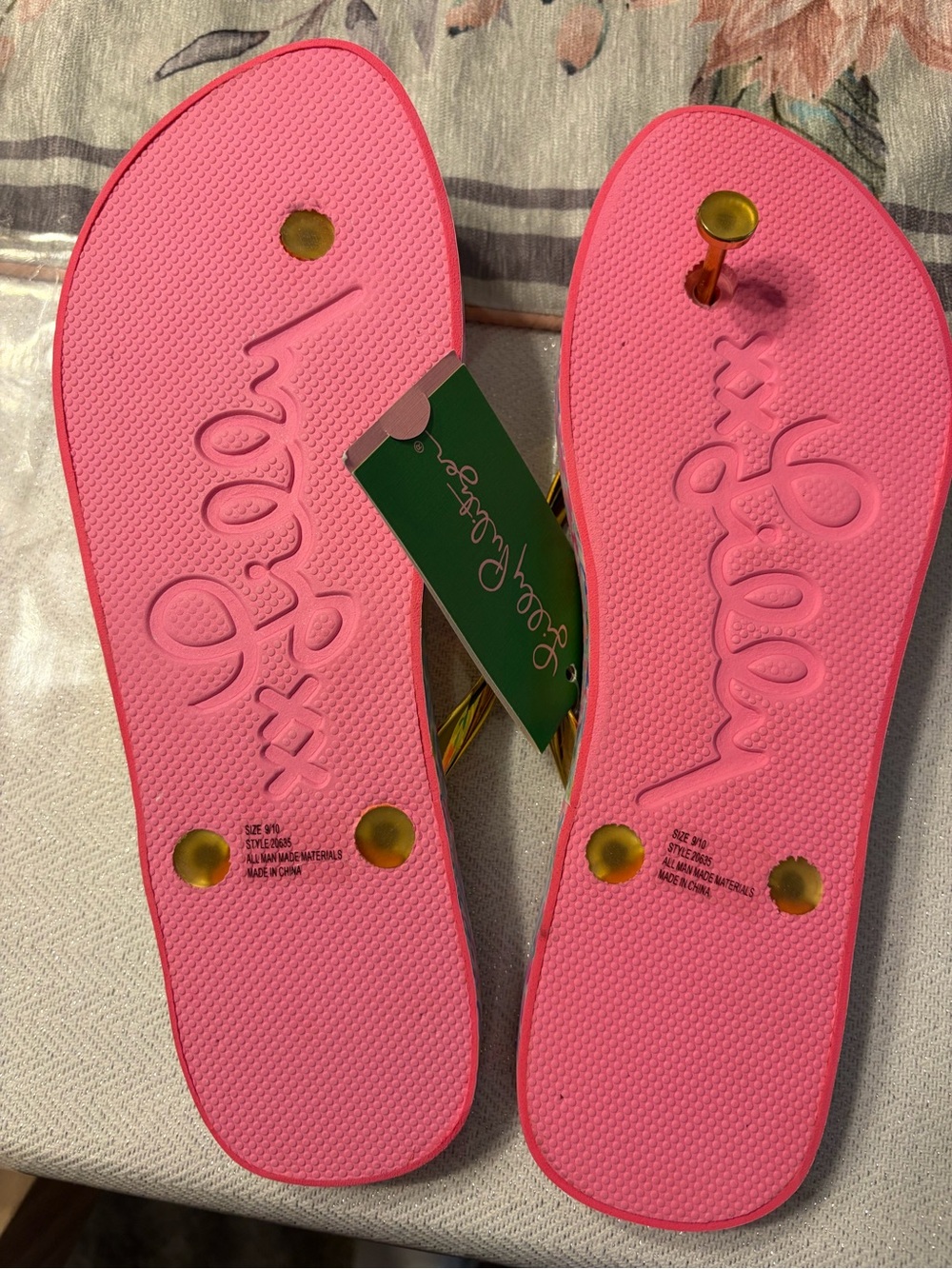 NWT Lilly Pulitzer Gold-strap Flip Flops “Catch the Wave print” size 9/10 - Picture 5 of 5